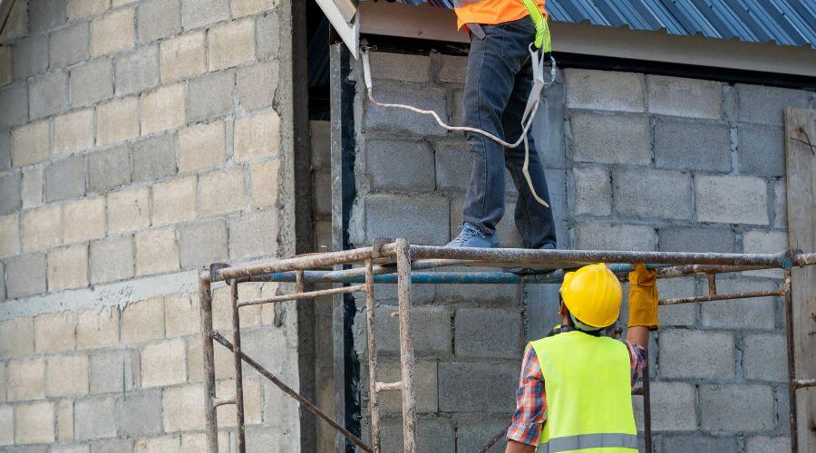 Expert Emergency Roof Repairs services in Chestnut, IL